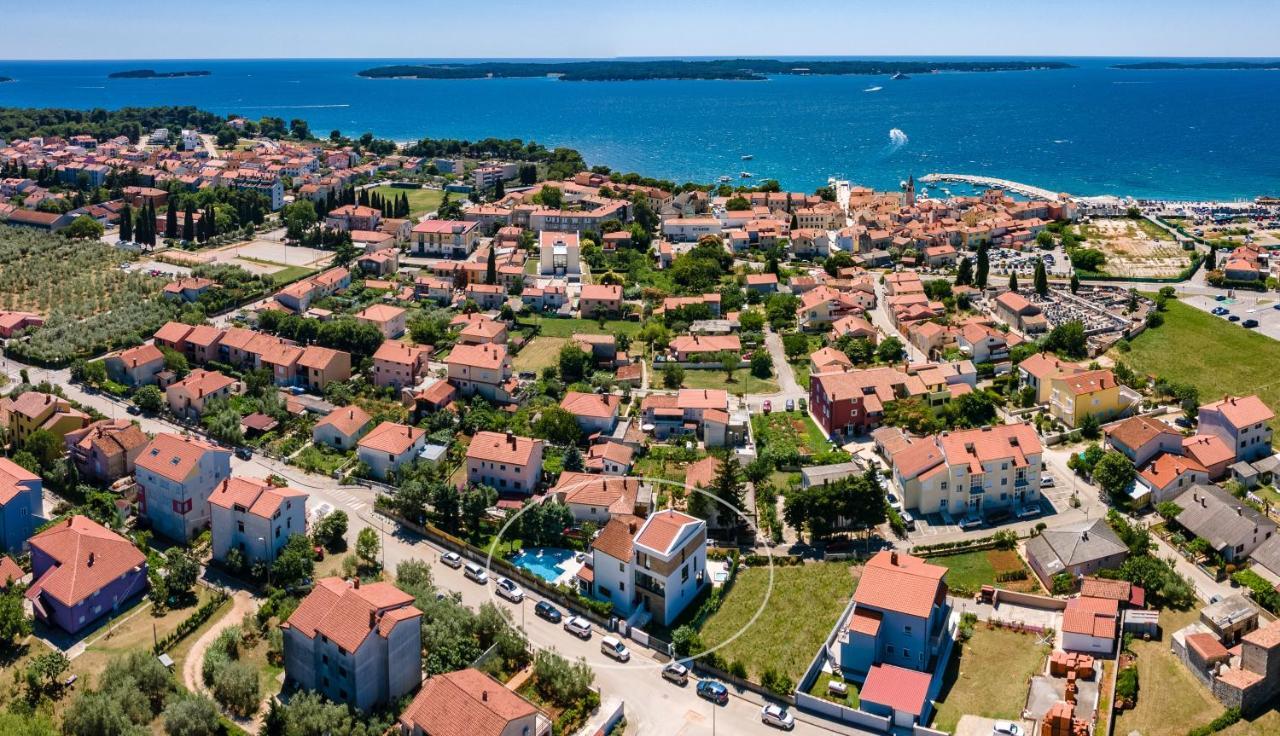 Villa Elena Deluxe Mit Whirlpool Und Beheiztem Pool Am Meer Und Wunderschoenen Blick Auf Die Brijuni Inseln Fažana Extérieur photo