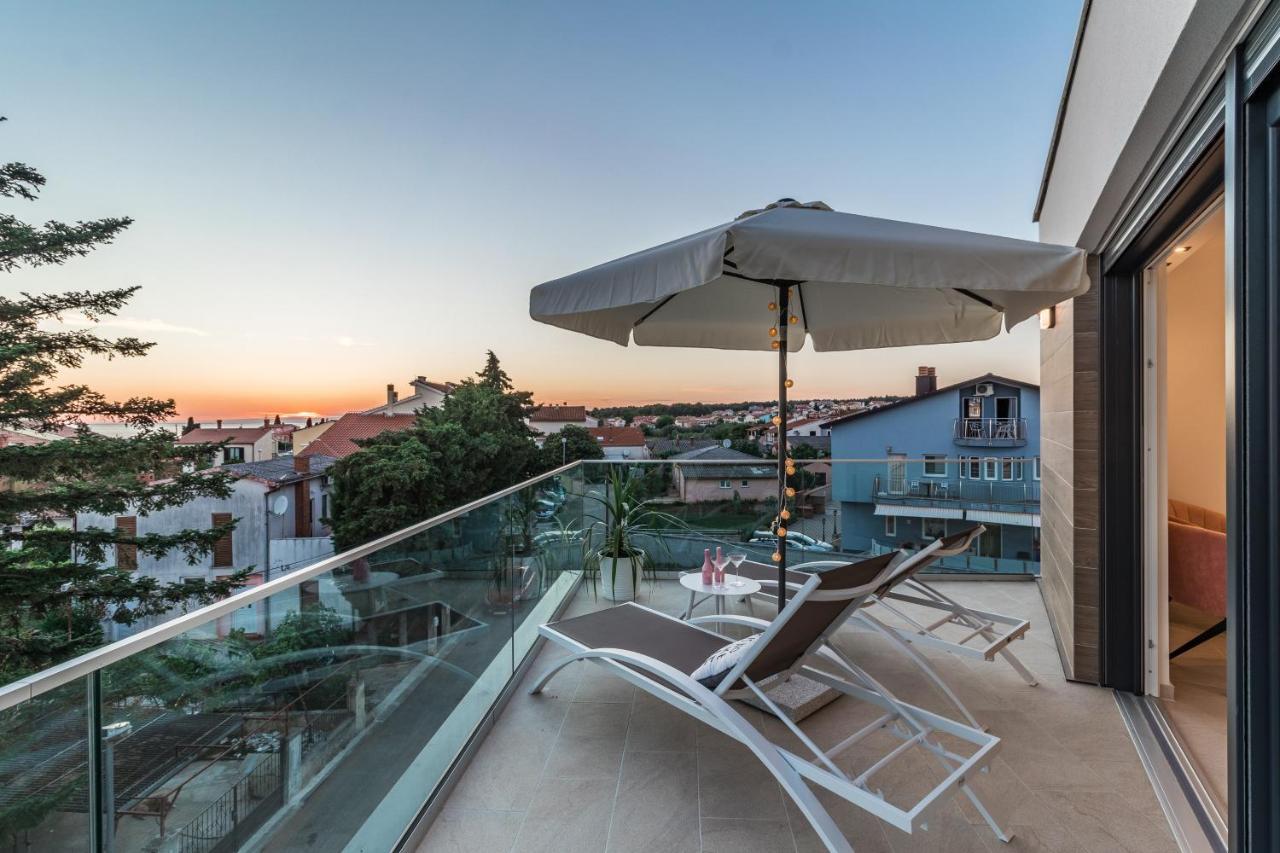 Villa Elena Deluxe Mit Whirlpool Und Beheiztem Pool Am Meer Und Wunderschoenen Blick Auf Die Brijuni Inseln Fažana Extérieur photo