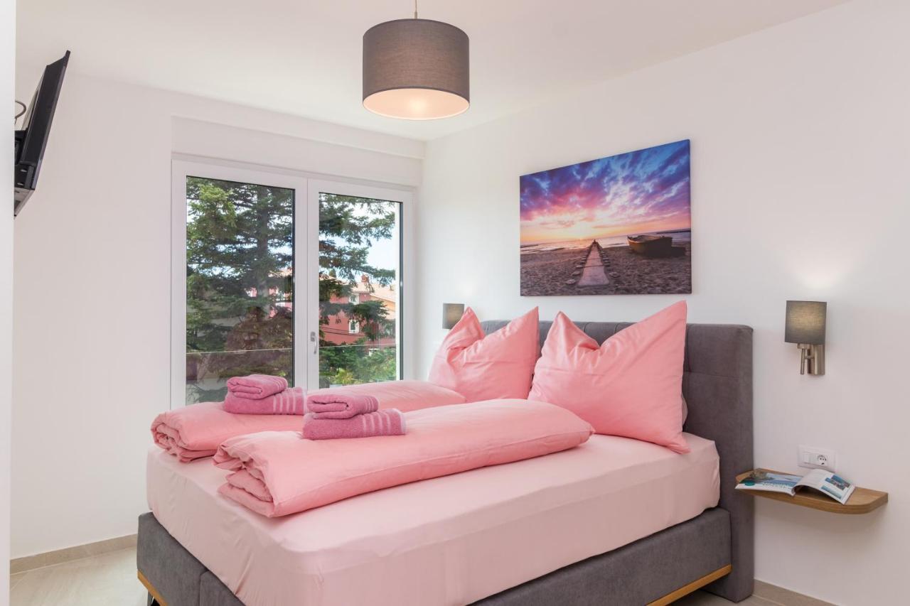 Villa Elena Deluxe Mit Whirlpool Und Beheiztem Pool Am Meer Und Wunderschoenen Blick Auf Die Brijuni Inseln Fažana Extérieur photo