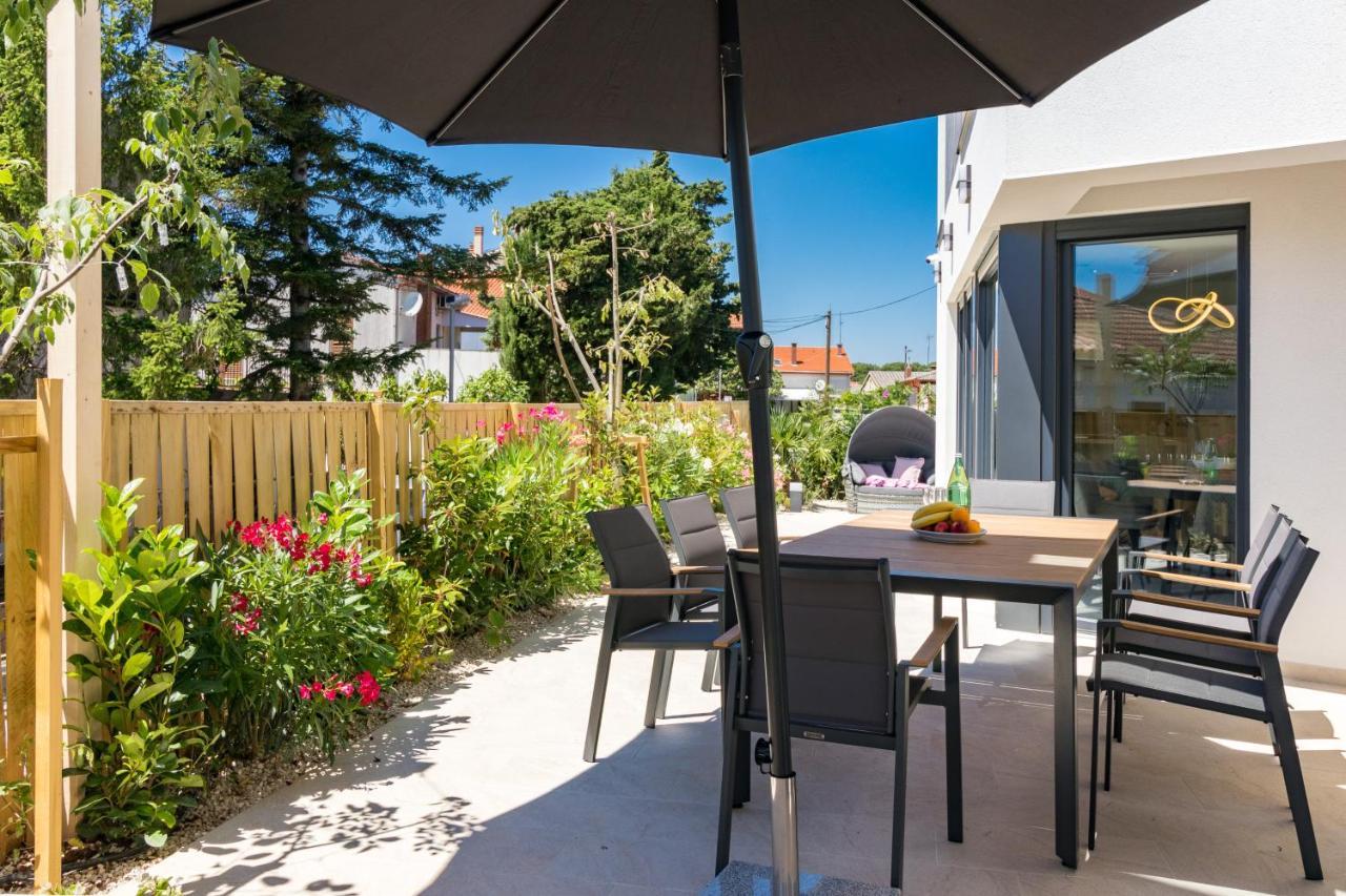 Villa Elena Deluxe Mit Whirlpool Und Beheiztem Pool Am Meer Und Wunderschoenen Blick Auf Die Brijuni Inseln Fažana Extérieur photo