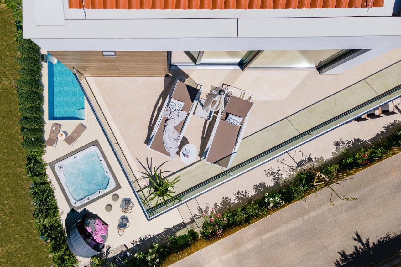 Villa Elena Deluxe Mit Whirlpool Und Beheiztem Pool Am Meer Und Wunderschoenen Blick Auf Die Brijuni Inseln Fažana Extérieur photo