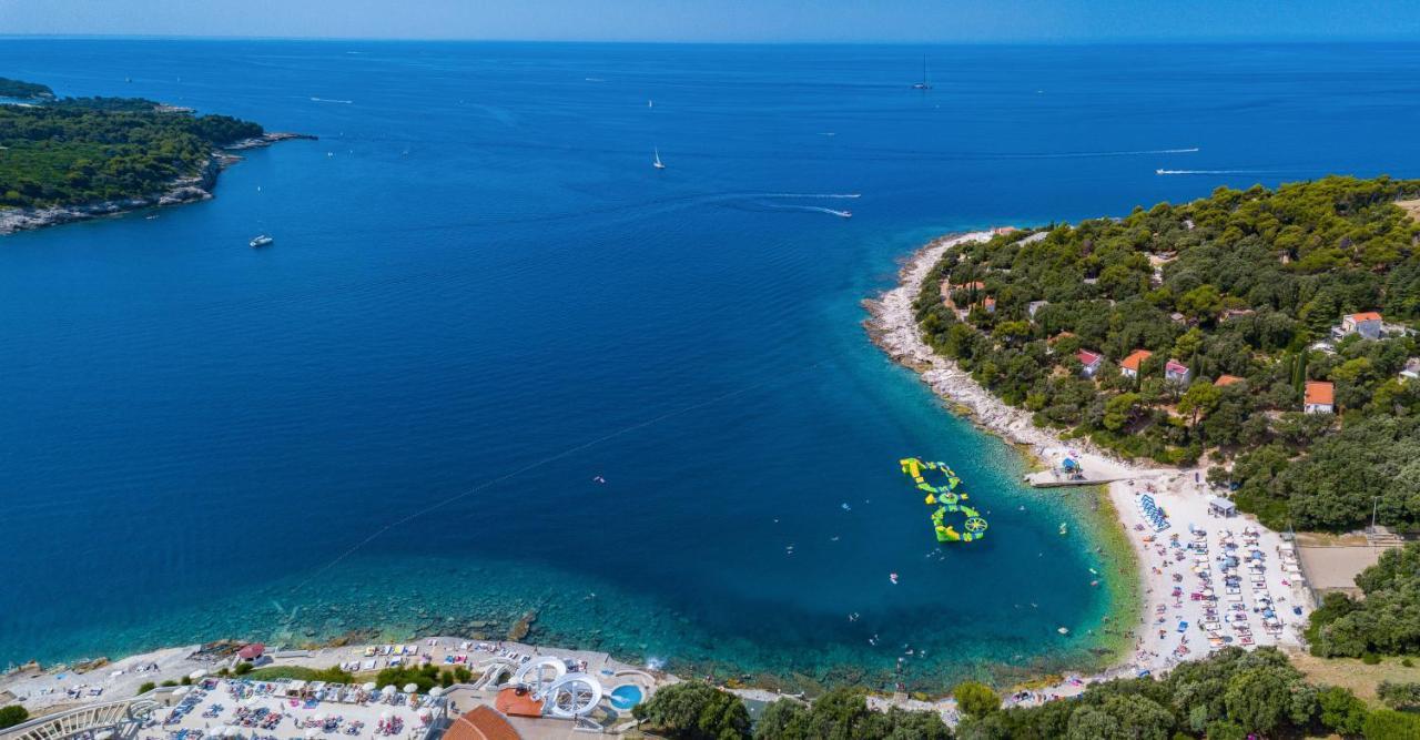 Villa Elena Deluxe Mit Whirlpool Und Beheiztem Pool Am Meer Und Wunderschoenen Blick Auf Die Brijuni Inseln Fažana Extérieur photo